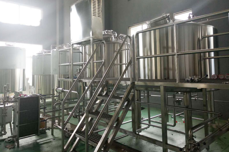 Instalación de la cervecería 2000L 3 Vessel