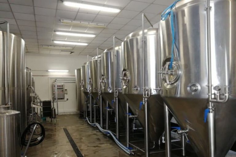 2000L brewing equipment is installed in Canada-2