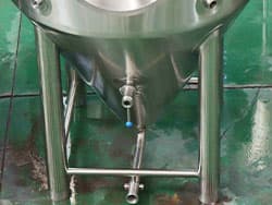 Detalles del fermentador 3BBL-1