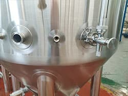 Detalles del fermentador 3BBL-7