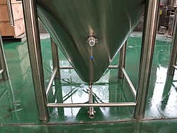 Detalles del fermentador 40BBL-4