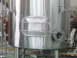 Detalle del equipo de la cervecería 1200l-1