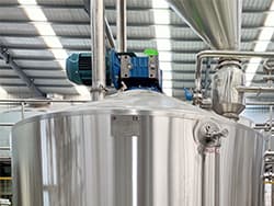 Detalle del equipo de la cervecería 3000l-8