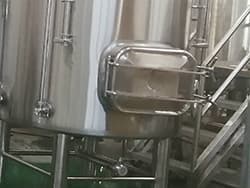 Detalle del equipo de la cervecería de 700l-5