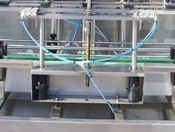 détail de la machine de remplissage de bouteilles de bière-7