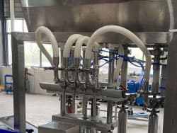 détail de la machine de remplissage de canettes de bière-4