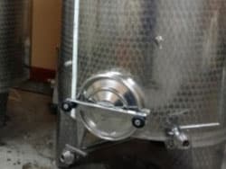 Detalle del equipo de elaboración de vino-4