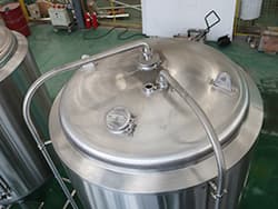 Détail de la cuve de fermentation en acier inoxydable-8