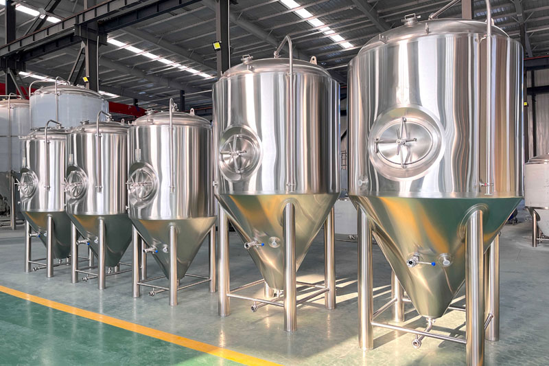 What are the types of fermentation tanks