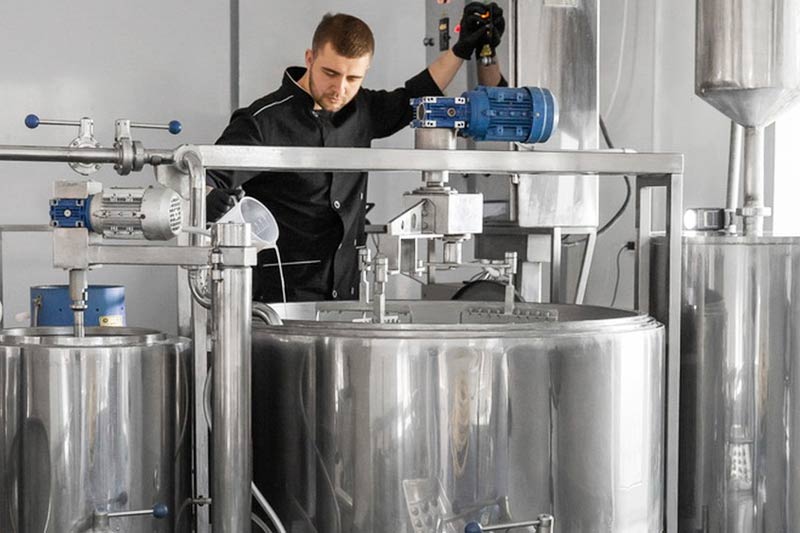 What are the key factors to consider when choosing the right brewing equipment size and capacity?