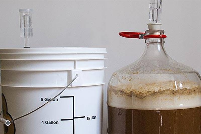 What types of fermentation tanks are commonly used in craft beer production?