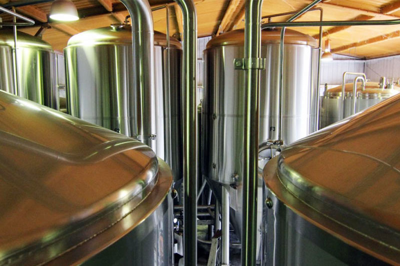 industrial beer brewing equipment