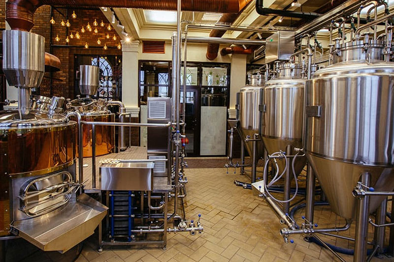 How do beginners choose brewhouse equipment correctly